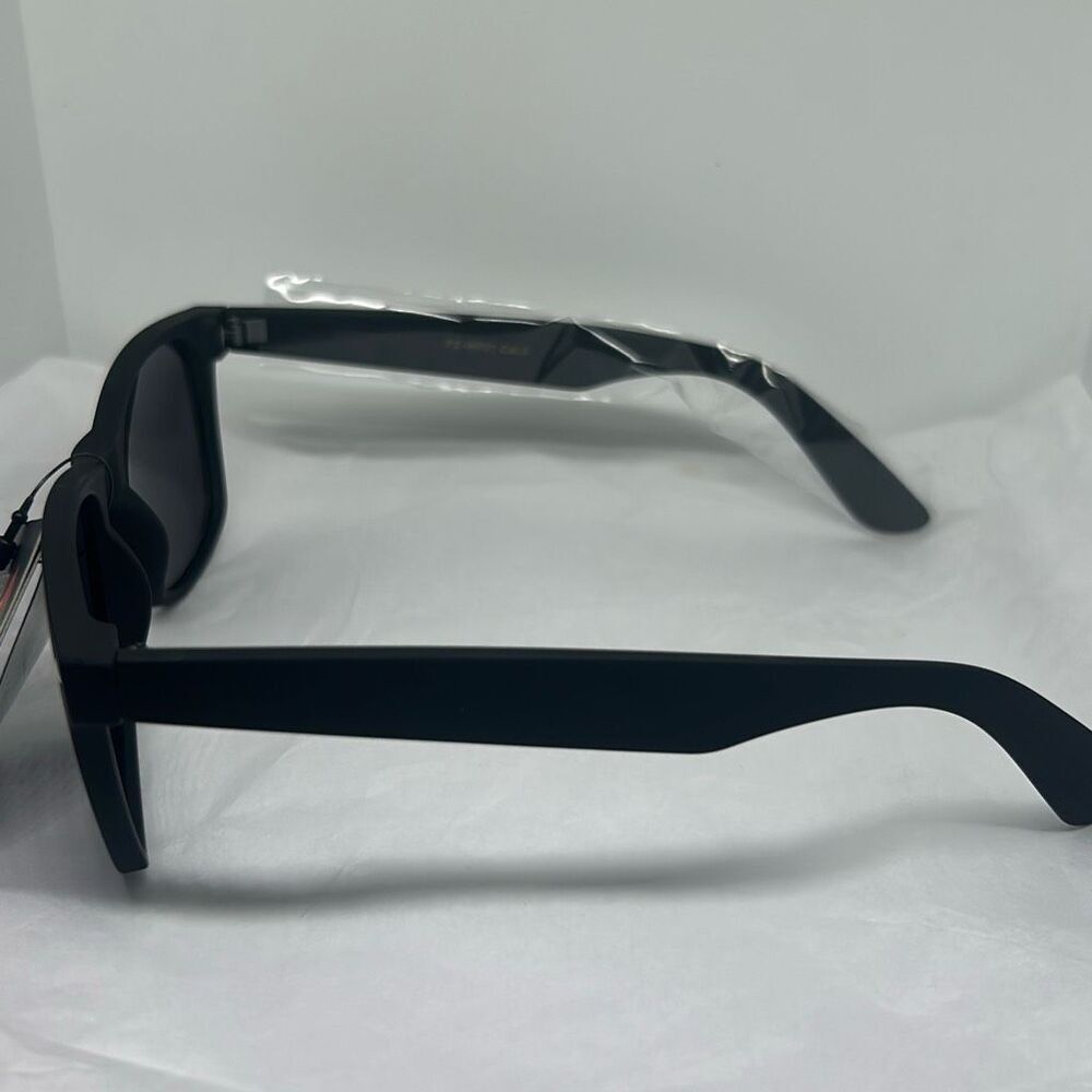 Polarized Style Sunglasses – Glare Reduction & UV Protection - Picture 2 of 3